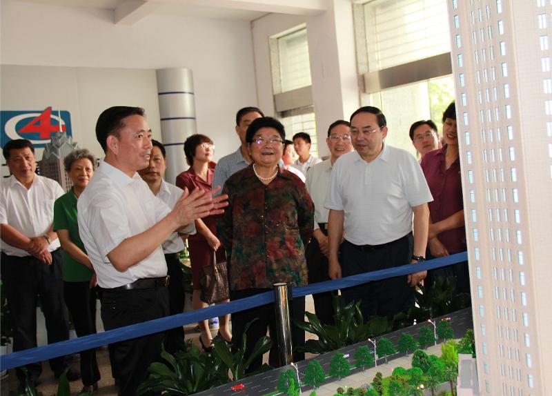 2012年9月，中國關心下一代工作委員會主任顧秀蓮來公司調(diào)研